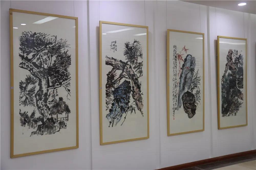 李檣書畫作品展在濟(jì)寧游客服務(wù)中心成功開幕